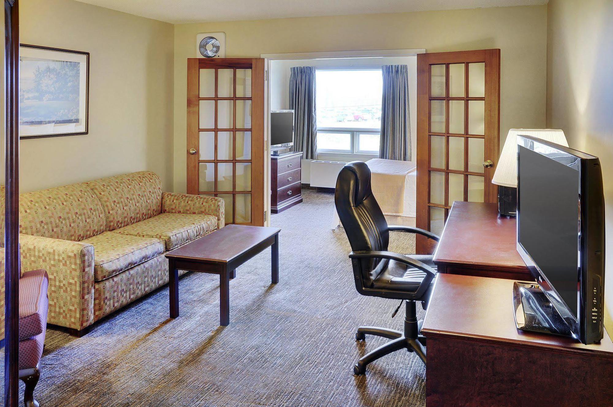 Travelodge Hotel By Wyndham Sudbury Esterno foto